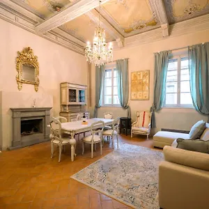 Tuscan Palace - Avignonesi Montepulciano
